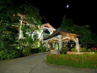 100 Islands Resort and Spa